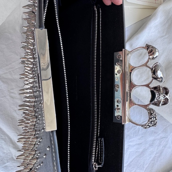 Alexander McQueen Knuckle Spike Clutch -Black w/Silver hardware -Limited Edition - Picture 6 of 16